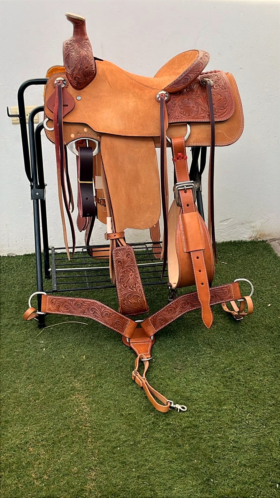 Signature Brooks Saddlery tooled saddle and matching tack